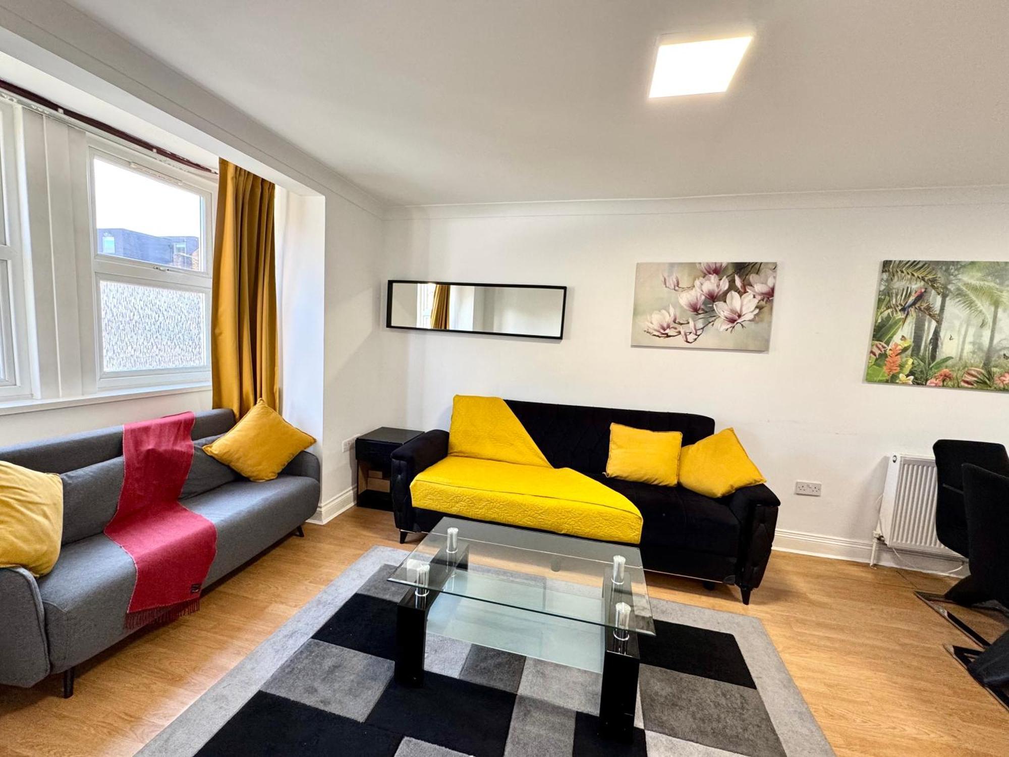 3 Bedrooms Spacious House, Separate Reception, 2 Full Bathrooms, Parking, Garden London Exterior photo
