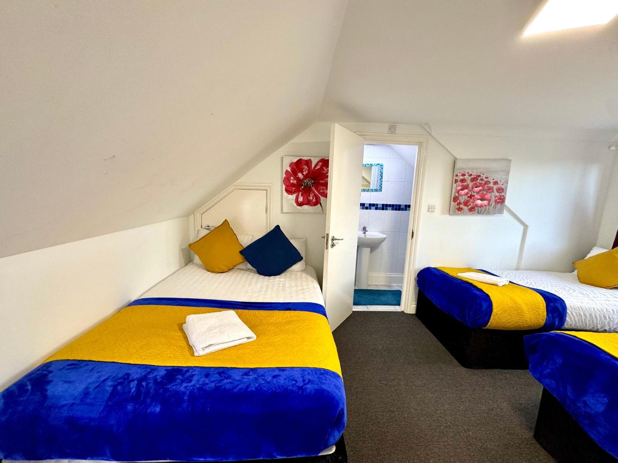 3 Bedrooms Spacious House, Separate Reception, 2 Full Bathrooms, Parking, Garden London Exterior photo